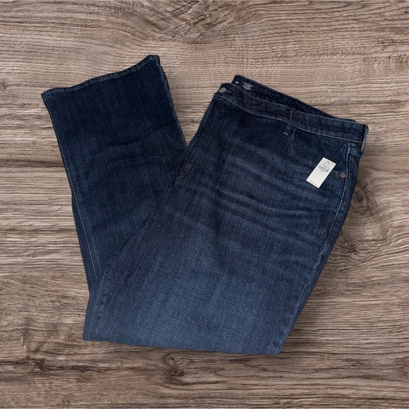 Old Navy Denim - ⭐️NWT⭐️ Old Navy “Higher High-Rise Secret Smooth Pockets Flare Size 28
